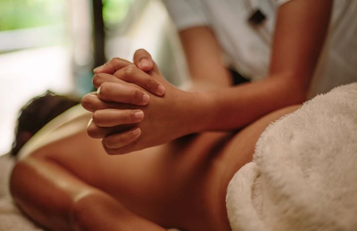 Lomi Lomi Massage